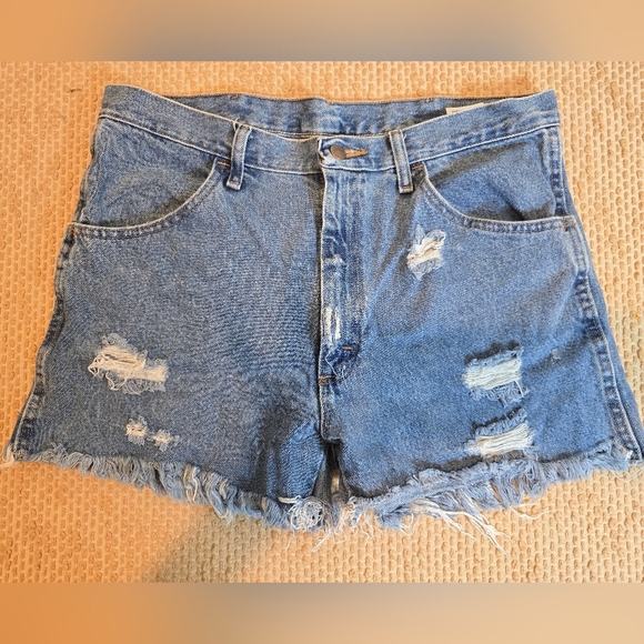 Rustler cutoff jean shorts denim women's size 34 X 32 distressed - Picture 3 of 10